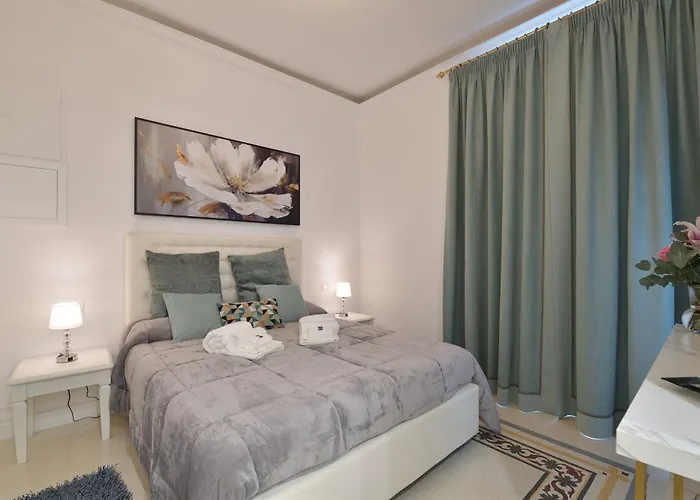 Konukevi Trinita 4*